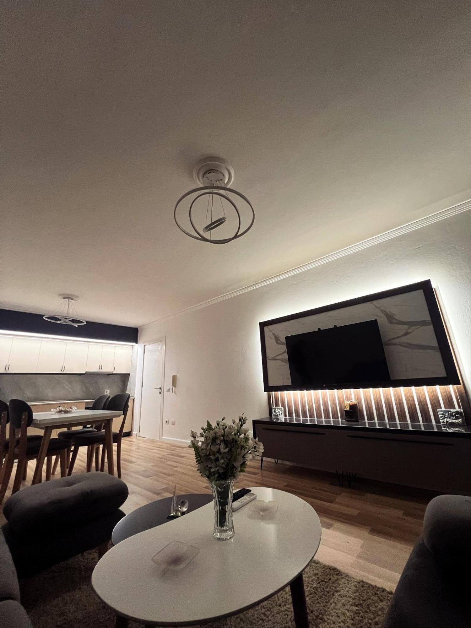 Art'S Apartment Tiranë Ngoại thất bức ảnh