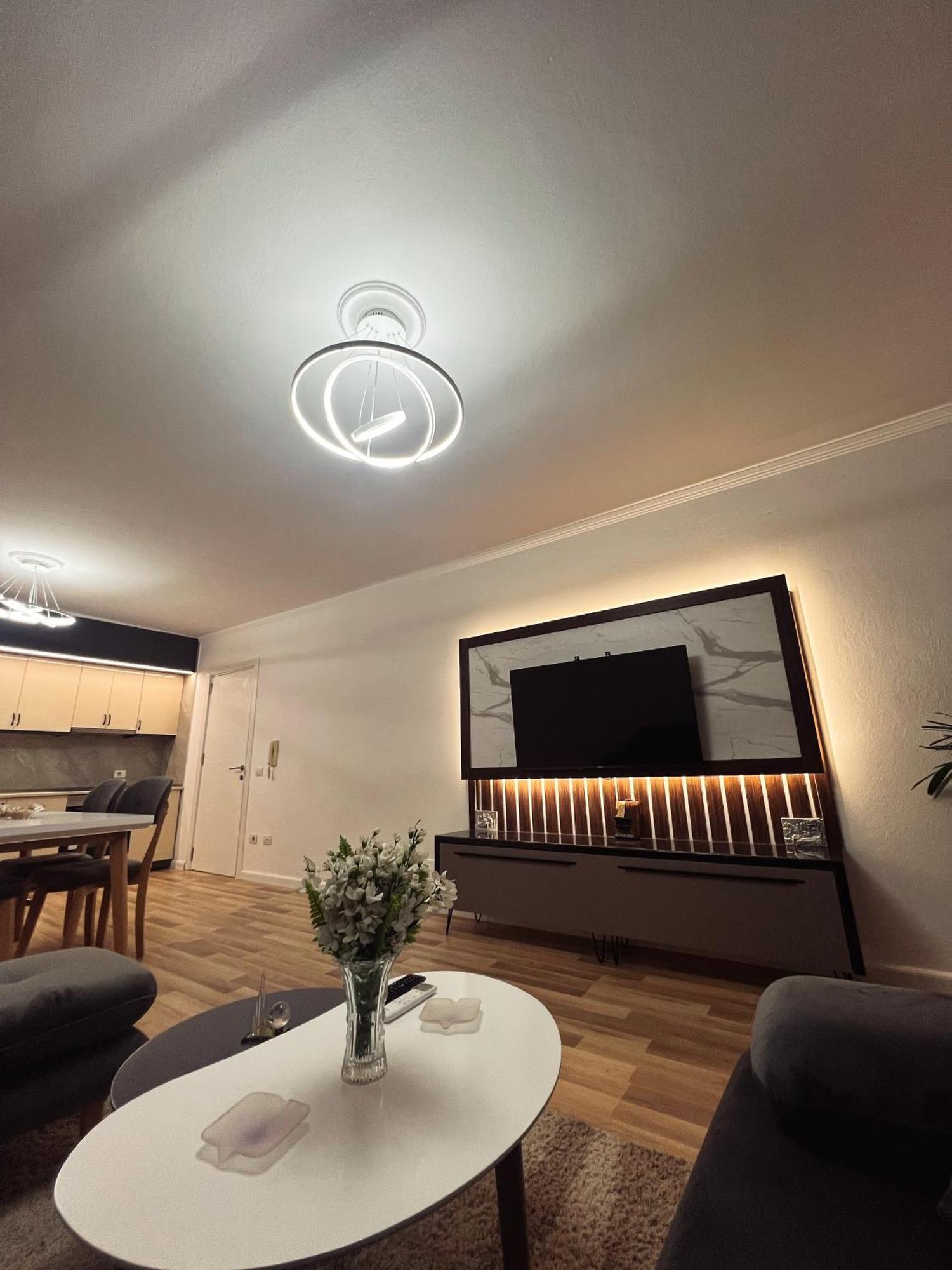Art'S Apartment Tiranë Ngoại thất bức ảnh