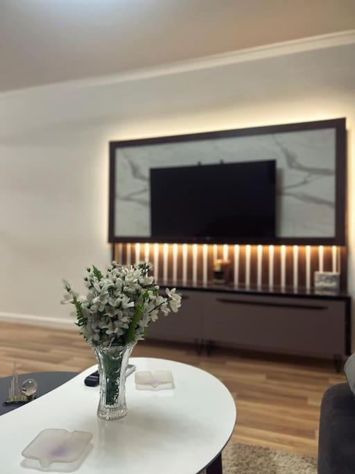 Art'S Apartment Tiranë Ngoại thất bức ảnh