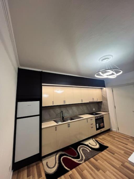 Art'S Apartment Tiranë Ngoại thất bức ảnh
